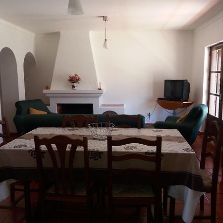 Alojamentos Vitinho 2 - Vila Nova Milfontes Вила-Нова-де-Мильфонт Номер фото