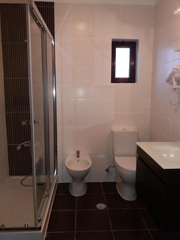 Alojamentos Vitinho 2 - Vila Nova Milfontes Вила-Нова-де-Мильфонт Экстерьер фото