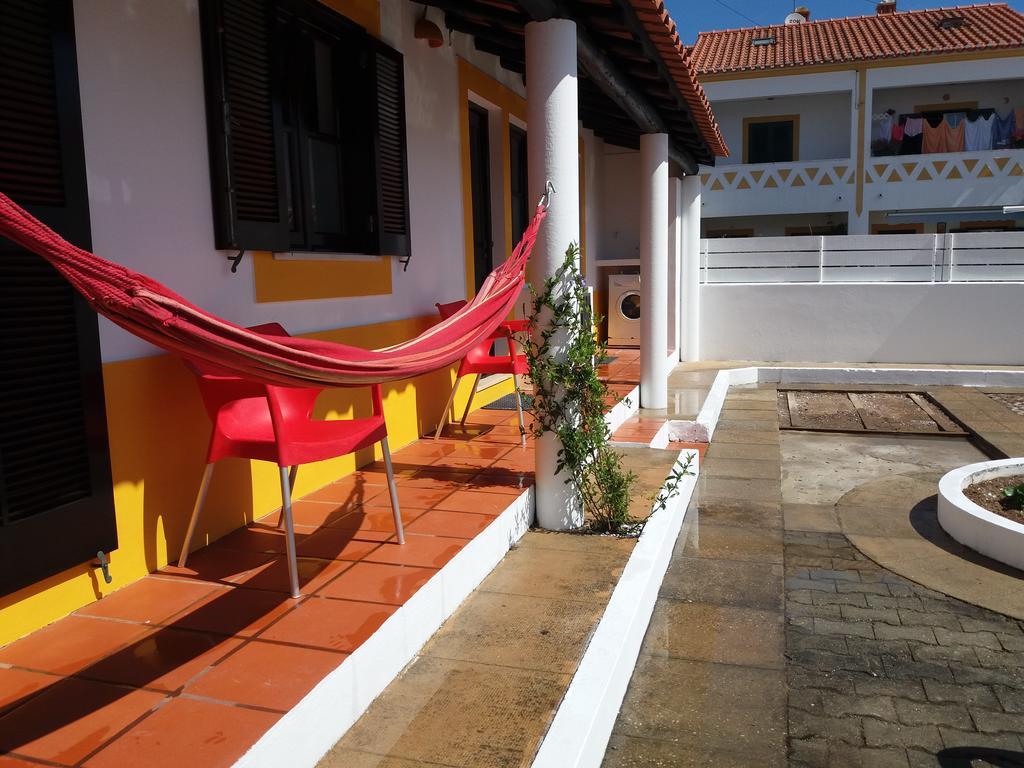 Alojamentos Vitinho 2 - Vila Nova Milfontes Вила-Нова-де-Мильфонт Экстерьер фото